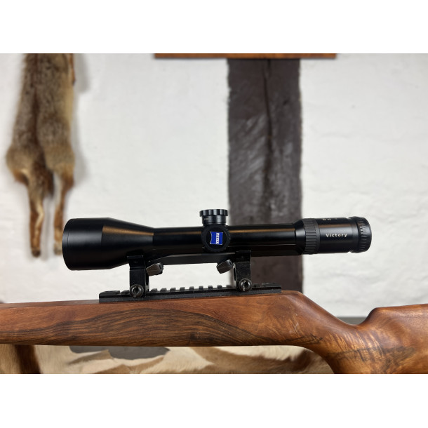 Zeiss Victory Diavari M 2,5-10x50 + Blaser skinnemontage